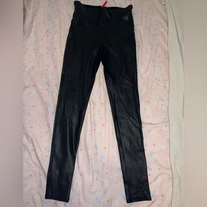 SPANX tight leather leggings size medium worn with pilling at ankles